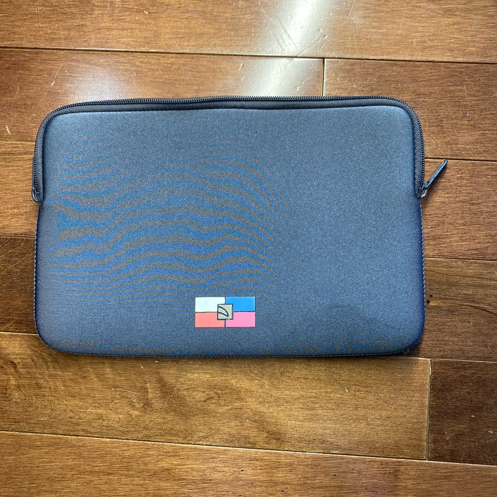 Tucano Area Second Skin Sleeve for Microsoft Surface Tablet grey 11”x7.5”